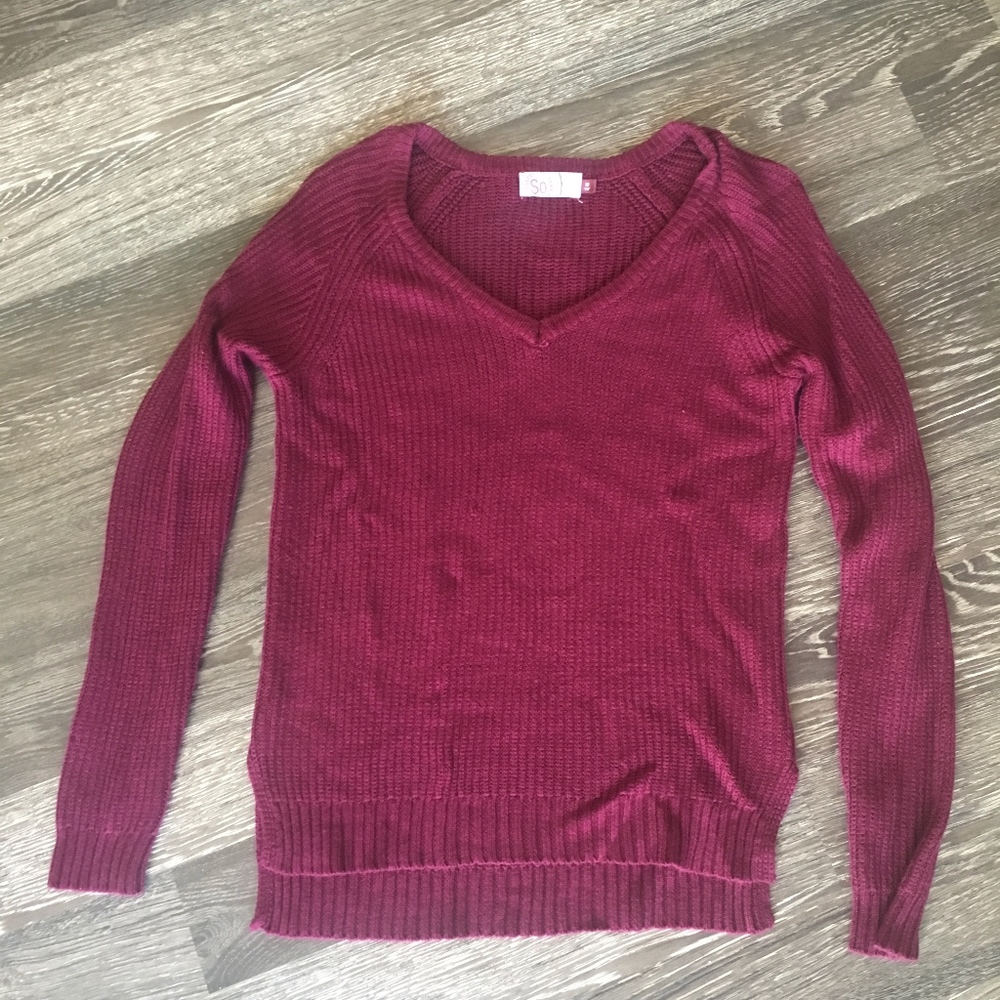 WOMEN'S RED SWEATER